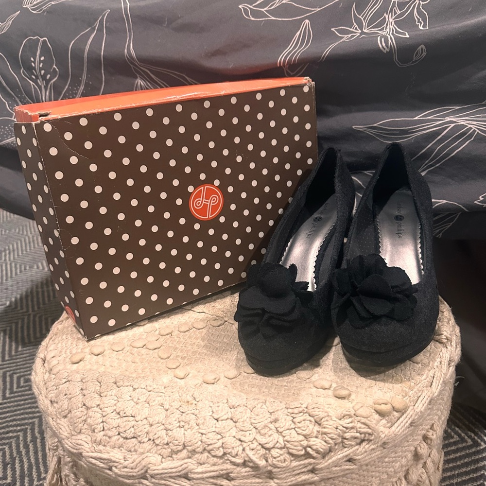 NWT Lindsay Phillips Wedged Heals